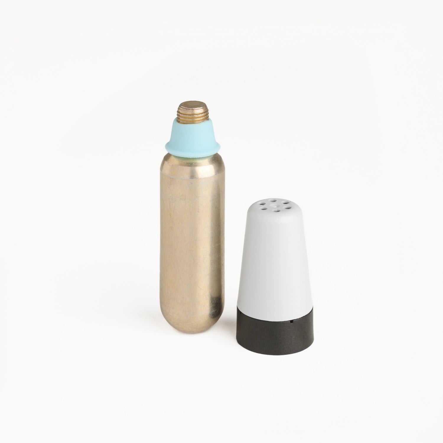 components (gas cylinder and water detector) of the Floatee recharge for adults' anti-drowning T-shirt with automatic activation