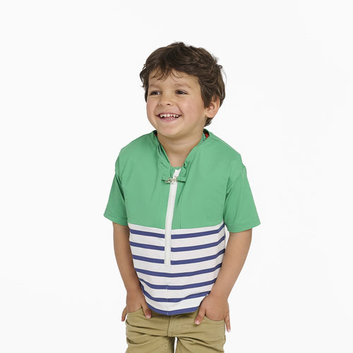 Floatee anti-drowning T-shirt for children, worn by male toddler/kid, green at the top and striped jersey at the bottom, short sleeves